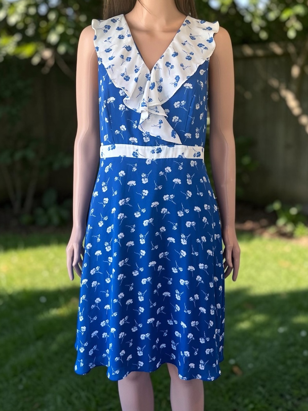 Ann Taylor Factory Blue White Floral Ruffle Dress Size 4